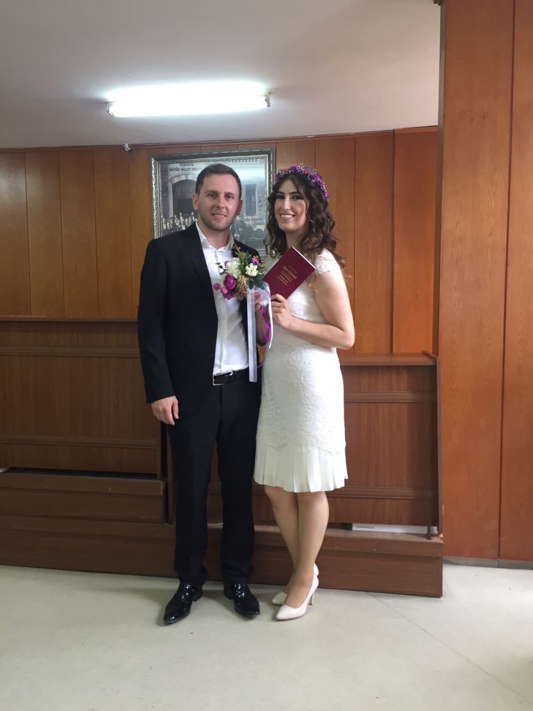 UNUTULMASI ZOR BİR GÜNDE EVLENDİLER