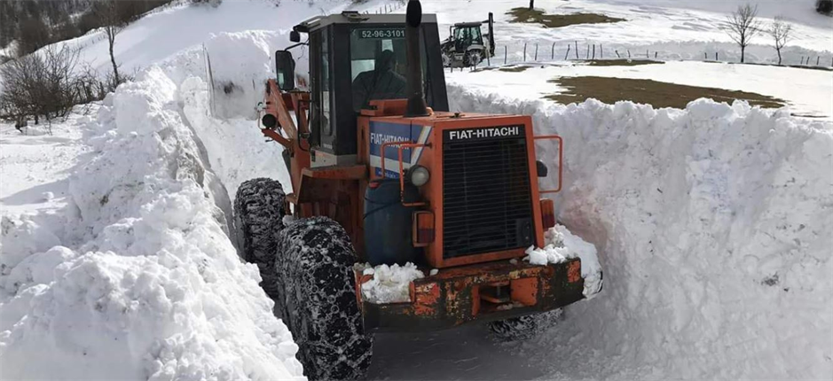 KAR YAĞIŞI BAŞLADI BÜYÜKŞEHİR EKİPLERİ GECE GÜNDÜZ YOLLARDA