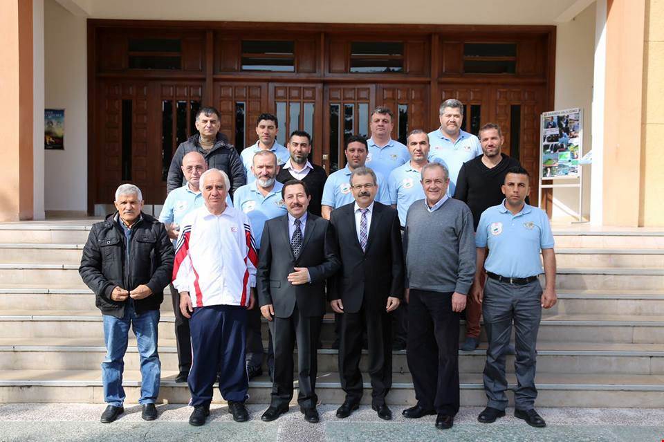 KKTC GÜREŞ FEDERASYONU BAŞKANI KAVRAZ, VALİ BALKANLOĞLU’NU ZİYARET ETTİ