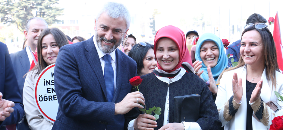 KADINLARIMIZ AİLE MEFHUMUNUN TEMEL TAŞIDIR
