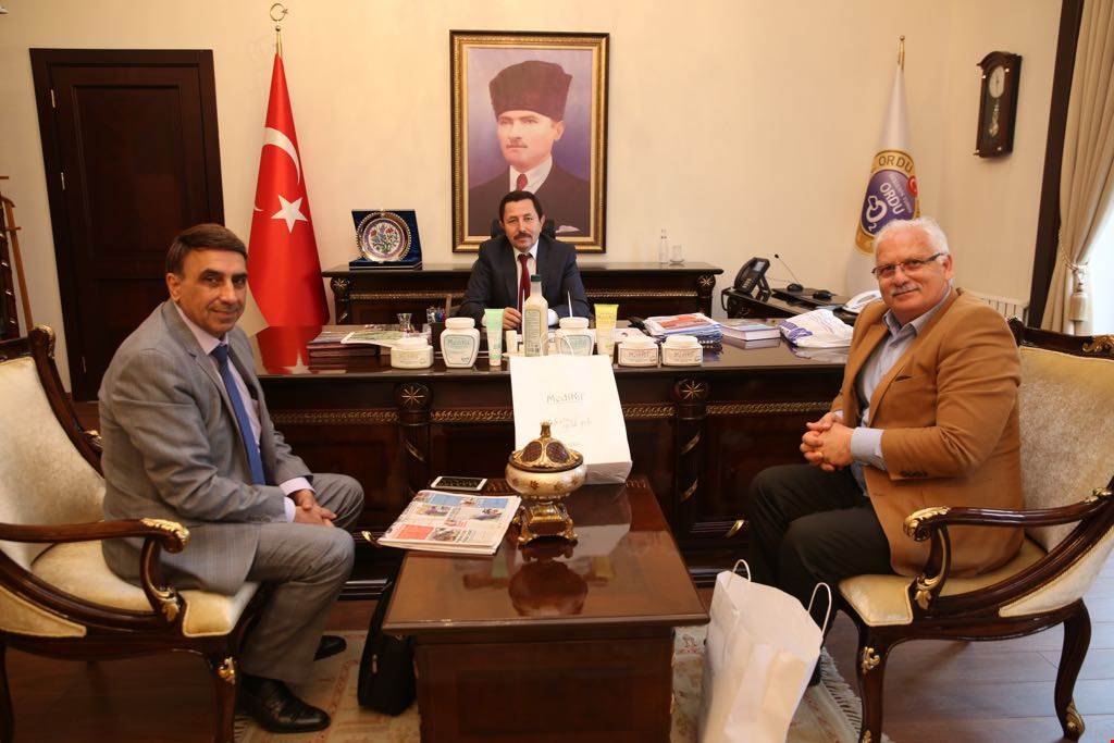 Ünye Madencilik Yönetim Kurulu Başkanı Hamit Tecer, Vali İrfan Balkanlıoğlu’nu Makamında Ziyaret Etti