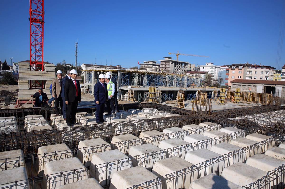 Vali Balkanlıoğlu, Yapımı Devam Eden Kamu Binalarında İncelemede Bulundu