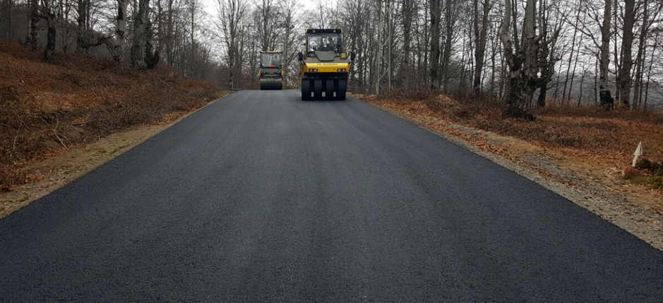 AKKUŞ’A 2017’DE 32 KM SICAK ASFALT YOL YAPILIYOR