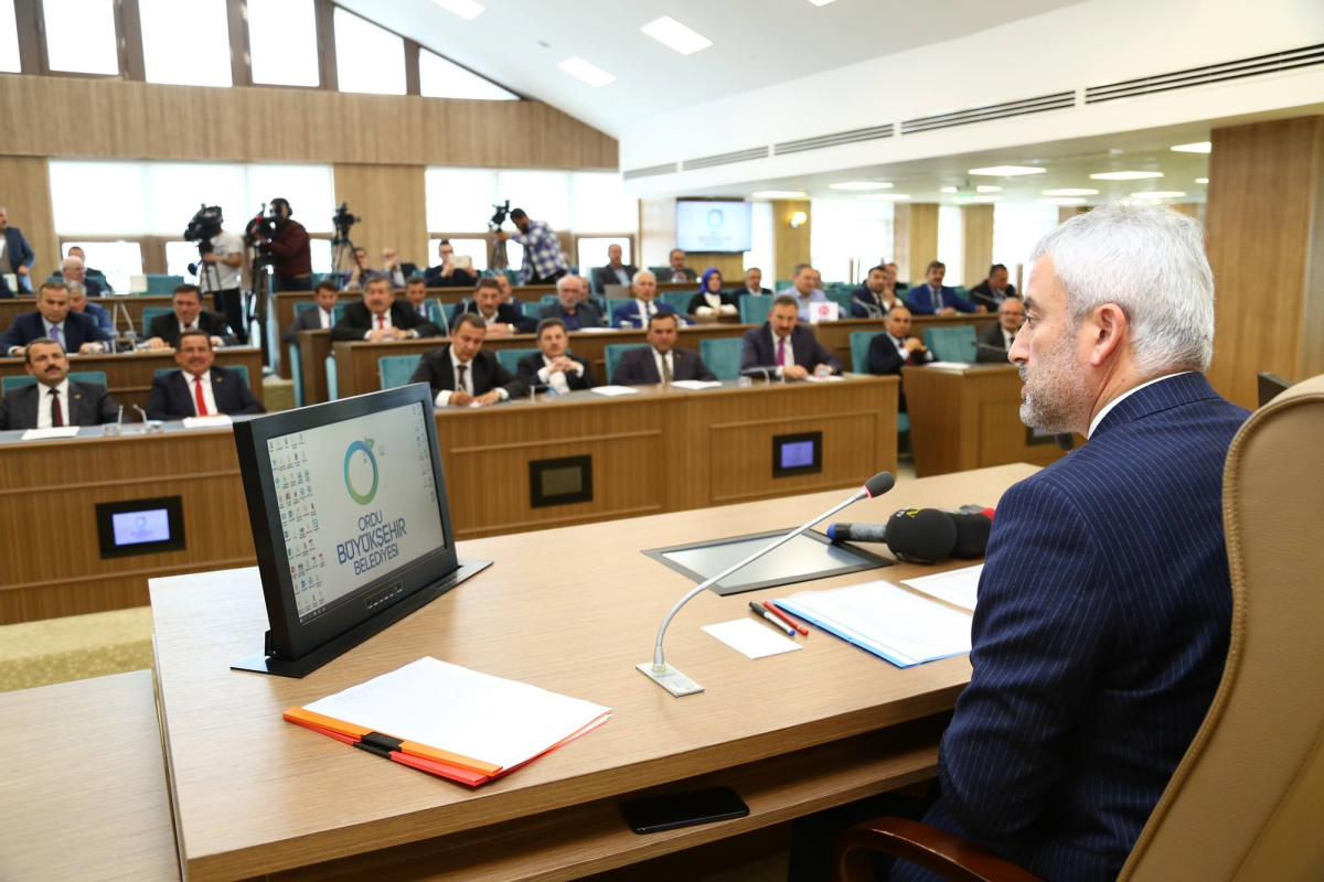 BÜYÜKŞEHİRİN MECLİSİ TOPLANDI