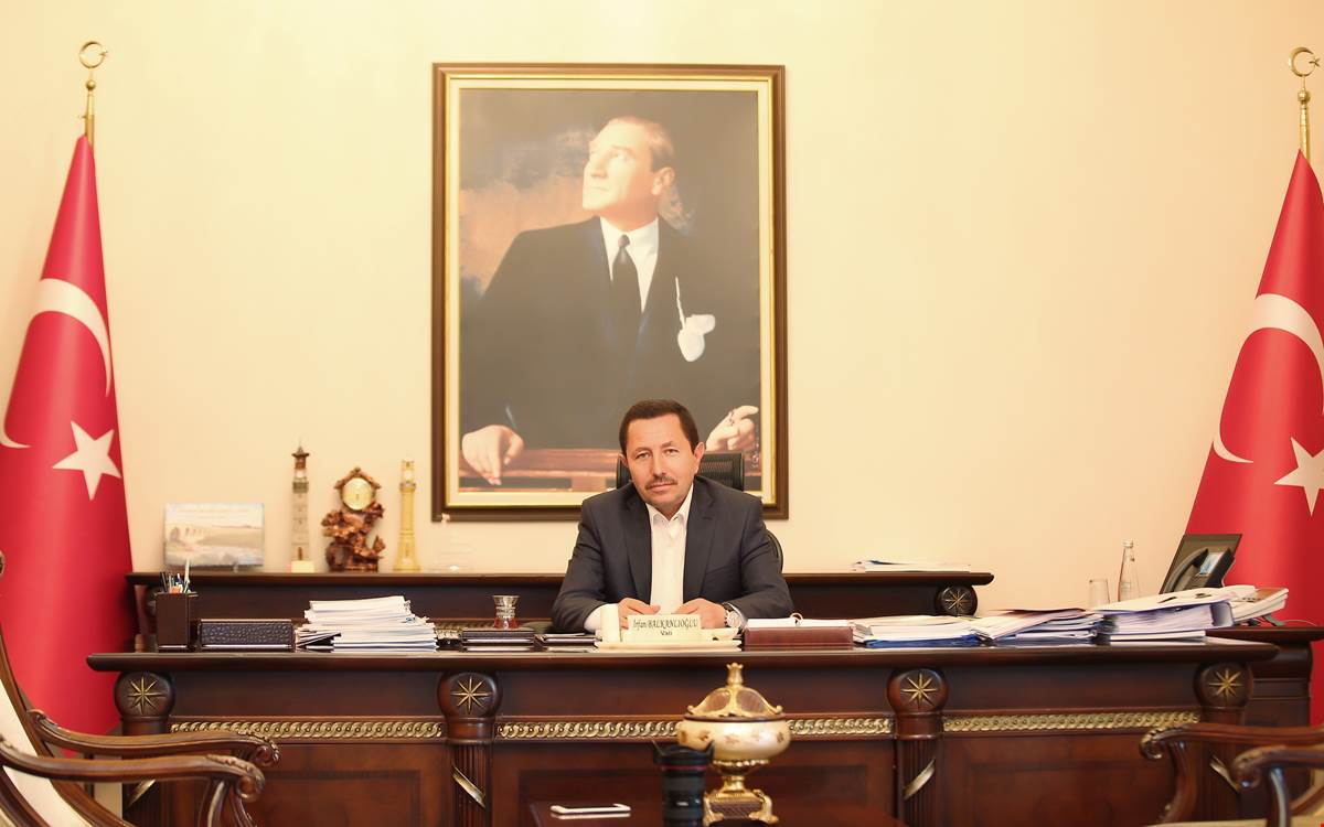 Vali İrfan Balkanlıoğlu’nun 19 Mayıs 1919 Atatürk’ü Anma ve Gençlik ve Spor Bayramı Kutlama Mesajı