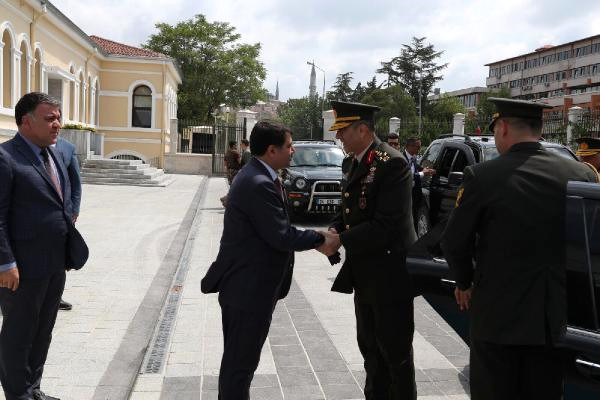 Kara Kuvvetleri Komutanı Orgeneral Çolaktan İstanbul Valisine Ziyaret